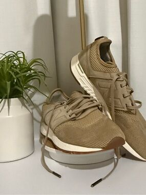 Men's  New Balance 247  REV Lite
Sneakers in Tan
Size 9